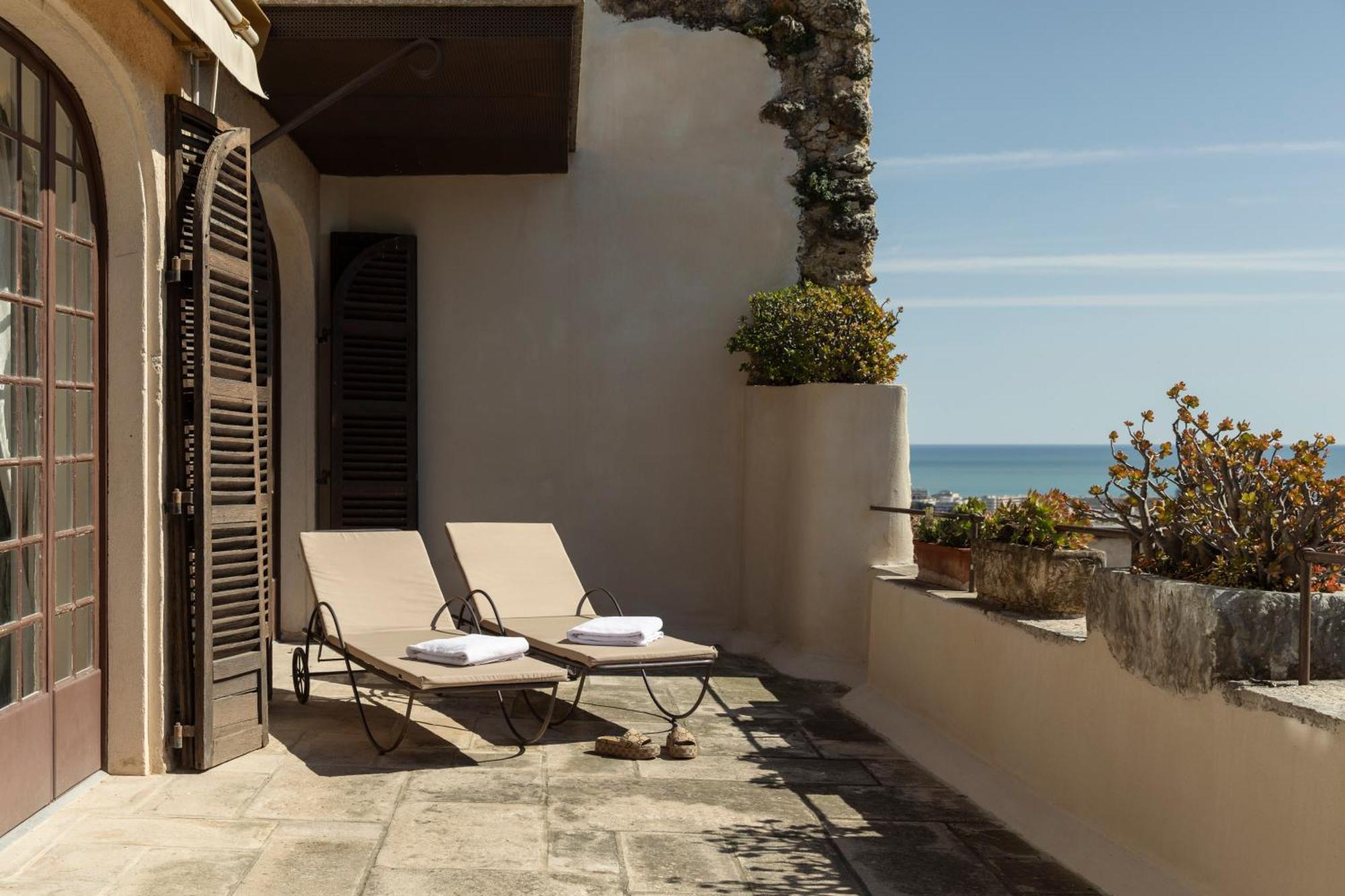 Chateau Le Cagnard Cagnes-sur-Mer Bagian luar foto