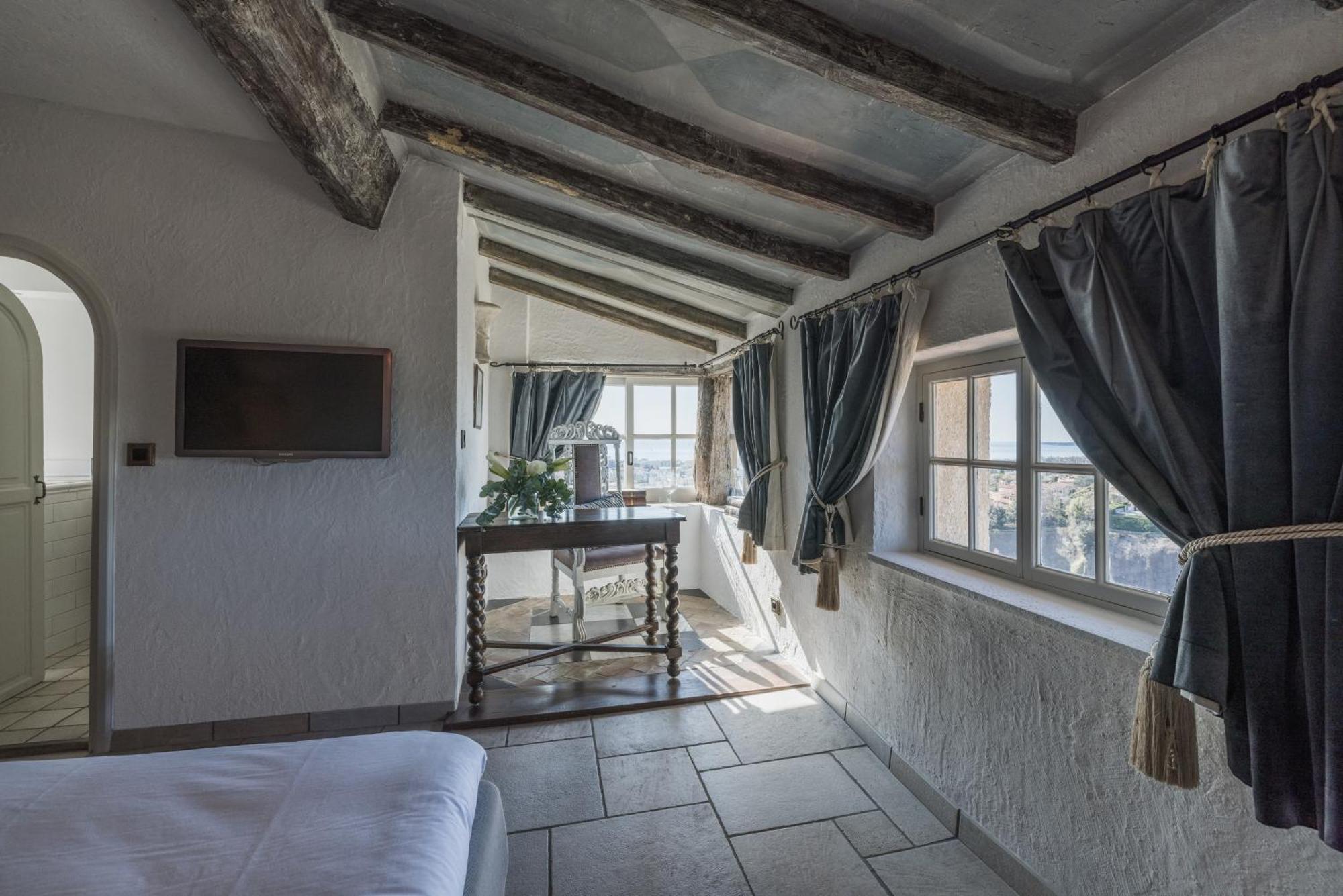 Chateau Le Cagnard Cagnes-sur-Mer Bagian luar foto